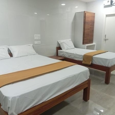 Sai Durga Banquet Hall And Ac Rooms Tirupati Exterior foto