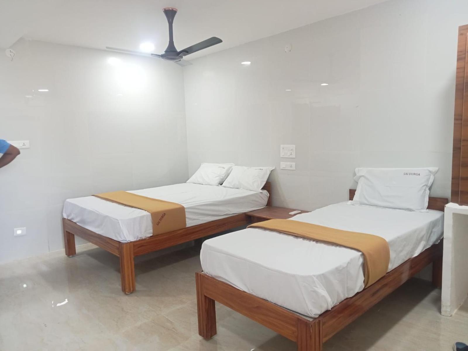 Sai Durga Banquet Hall And Ac Rooms Tirupati Exterior foto
